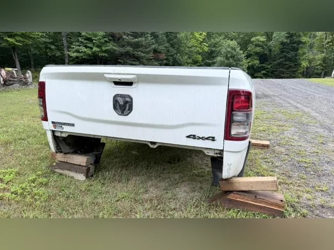 2024 Ram 2500 caisse/benne 8' - Hayon à verrouillage électrique // 2024 Ram 2500 8' Box / Bed - Power Lock Tailgate