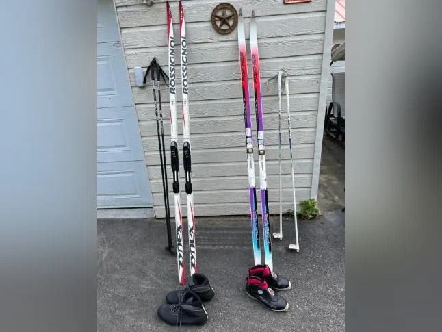 Ensemble de ski de fond Rossignol et Fischer