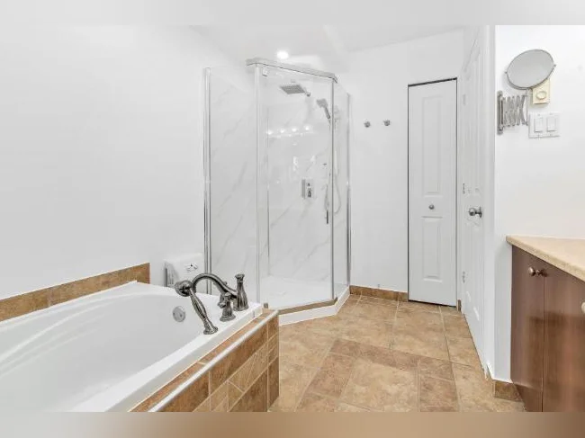 Disponible 1er juillet 2026 Maison entièrement rénovée en 2026 : 3 chambres avec balcon et accès à la cour arrière Sainte-Adèle thumbnail 7
