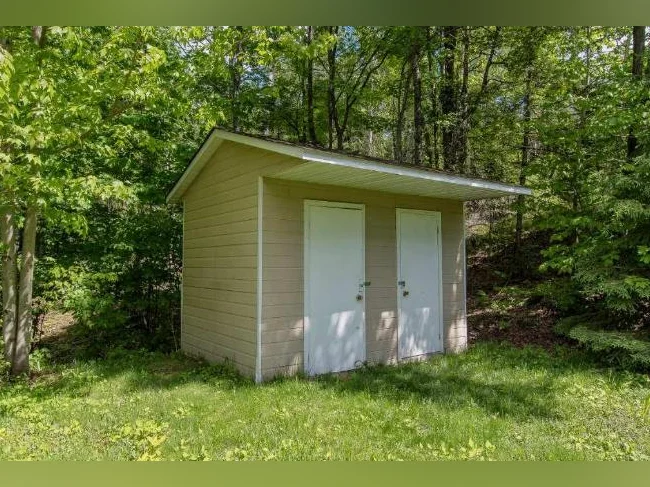 Disponible 1er juillet 2026 Maison entièrement rénovée en 2026 : 3 chambres avec balcon et accès à la cour arrière Sainte-Adèle thumbnail 10