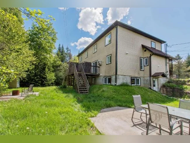 Disponible 1er juillet 2026 Maison entièrement rénovée en 2026 : 3 chambres avec balcon et accès à la cour arrière Sainte-Adèle thumbnail 8