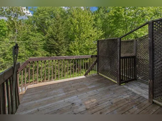 Disponible 1er juillet 2026 Maison entièrement rénovée en 2026 : 3 chambres avec balcon et accès à la cour arrière Sainte-Adèle thumbnail 9