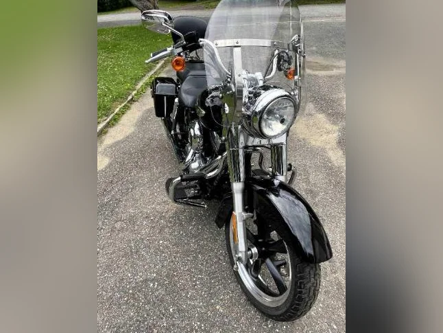 Harley Davidson FLD Switch Back 2012 thumbnail 5