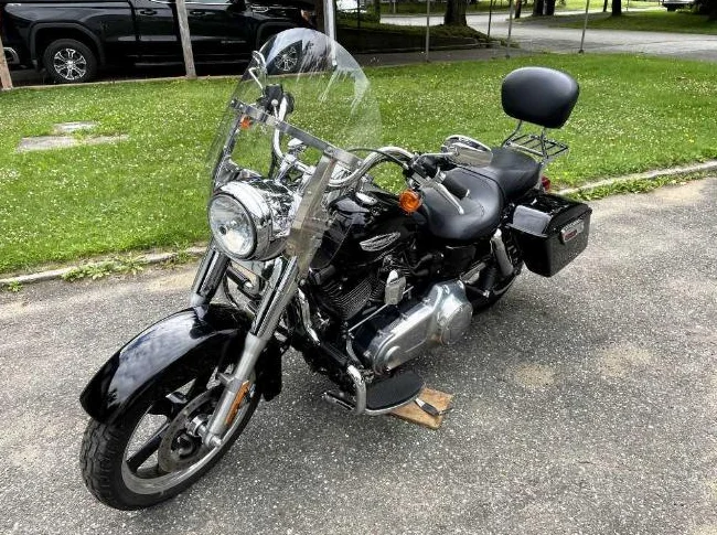 Harley Davidson FLD Switch Back 2012 thumbnail 4