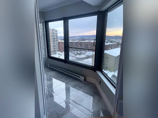 CONDO 4 1/2 thumbnail 2