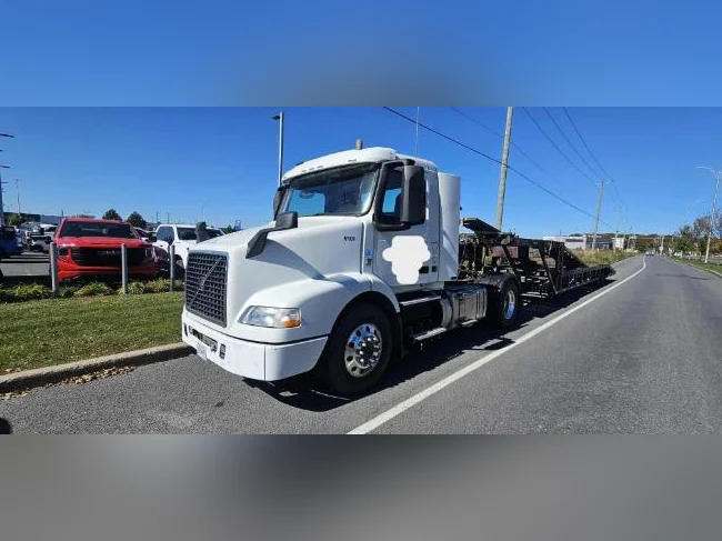 OPPORTUNITÉ D’AFFAIRES TRAILER SUNCOUNTRY & Volvo Day Cab truck