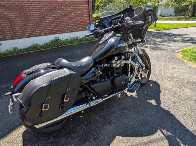 Moto Triumph Thunderbird Storm thumbnail 4