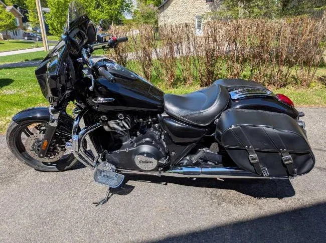 Moto Triumph Thunderbird Storm thumbnail 2