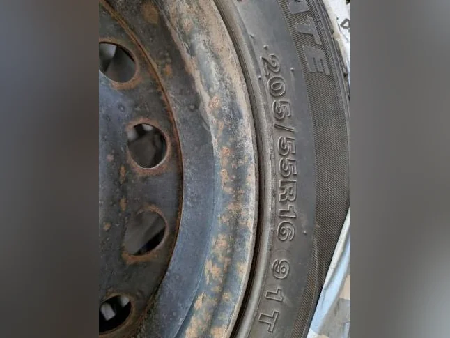Arctic Weathermate Tires 205/55R16 91T ON RIMS thumbnail 2