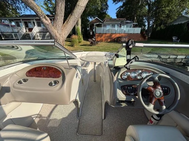 Bateau Crownline 210 LS, 2006 thumbnail 4