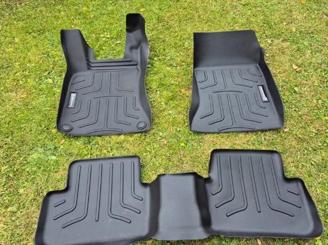 Tapis d'auto weathertech d'origine Mercedez