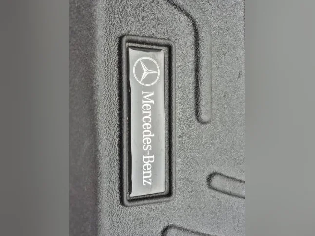 Tapis d'auto weathertech d'origine Mercedez thumbnail 2