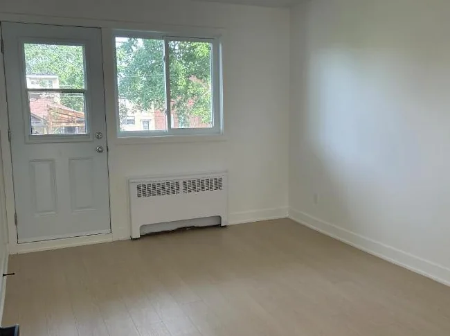 All new renovated 4 1/2 apartment for rent thumbnail 6