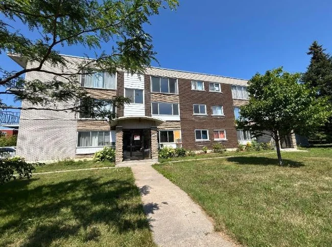 All new renovated 4 1/2 apartment for rent