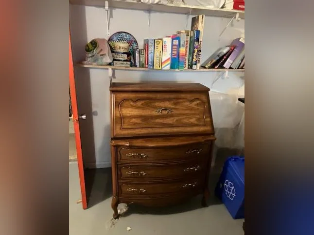 Meuble secrétaire en bois véritable thumbnail 2