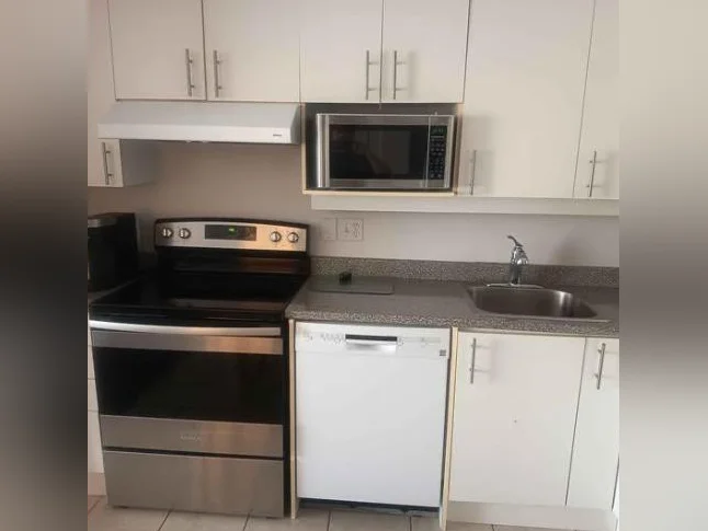 Appartement 3 1/2 Lebourneuf,Picine, Ascenseur,2,e étages(1112$)