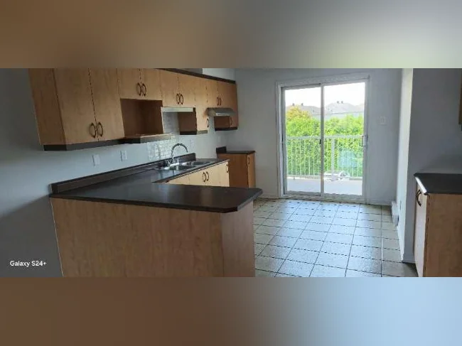 3 Chambres, Plateau, Hull, Sept 2026 thumbnail 2