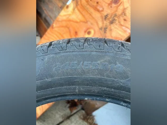 Pneus d'été Bridgestone 245/55/R19 thumbnail 2
