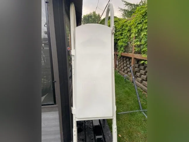 Échelle sécuritaire de piscine