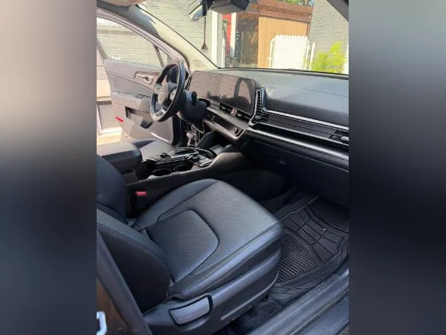 TRANSFERT DE LOCATION / REPRISE DE BAIL. KIA Sportage EX 2023 thumbnail 2