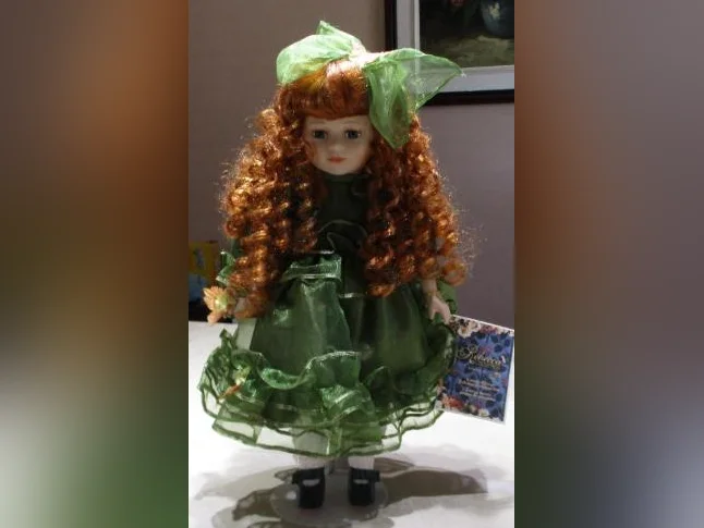 5 Poupées de collection en autre Rébéca. 150.00$