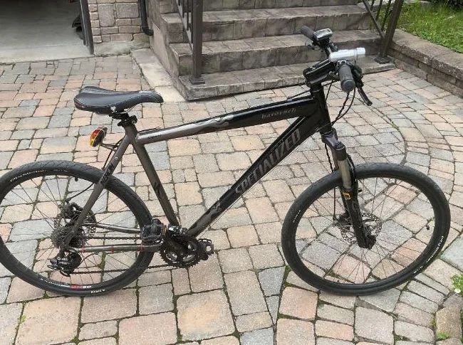Vélo de route hardrock Specializer sport 24 vitesses