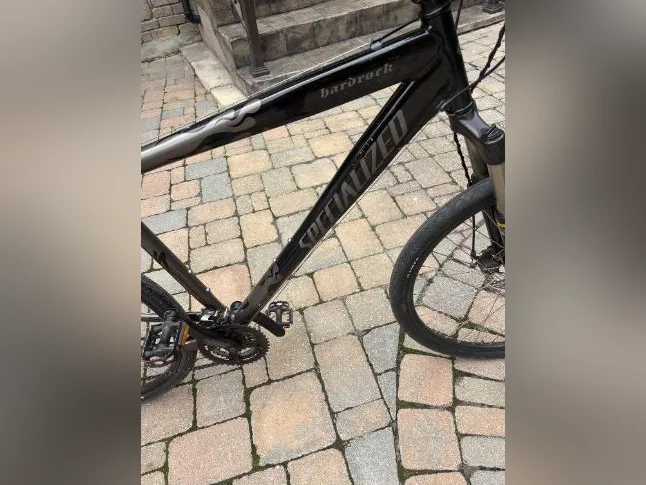 Vélo de route hardrock Specializer sport 24 vitesses thumbnail 5