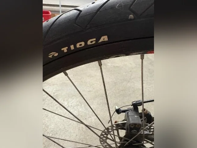 Vélo de route hardrock Specializer sport 24 vitesses thumbnail 8