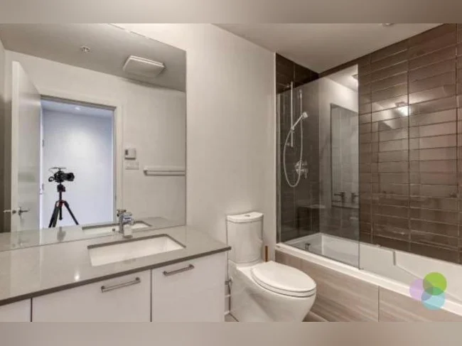 Condo3 1/2 Griffintown stationnement disponible -un mois gratuit bail 2 ans juillet 2026 thumbnail 5