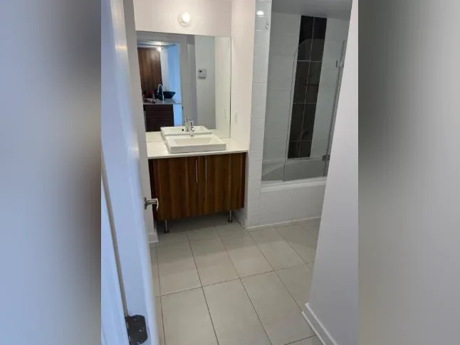 Loft condo tres bien situe a Ahuntsic thumbnail 8