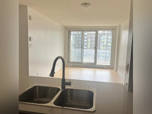 Loft condo tres bien situe a Ahuntsic thumbnail 10
