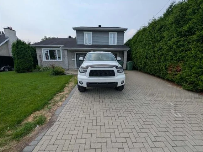**Toyota Tundra Limited 2007 • 5.7L V8 • 4x4 • Double Cab • 6,5 pieds**