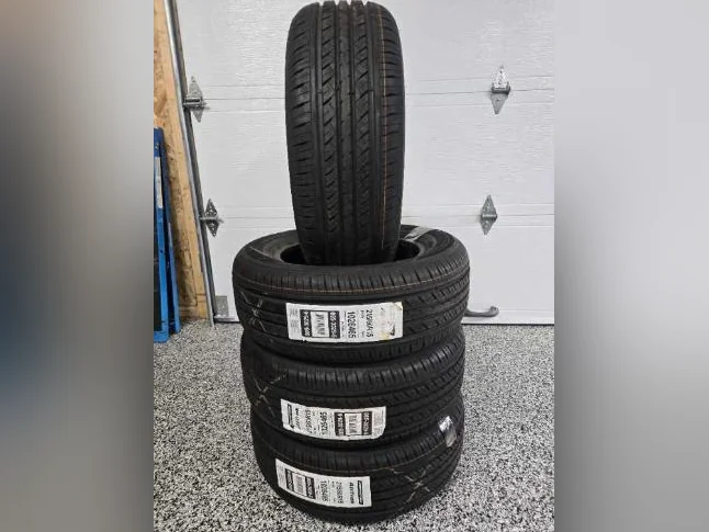 4 pneus été 215/60R15