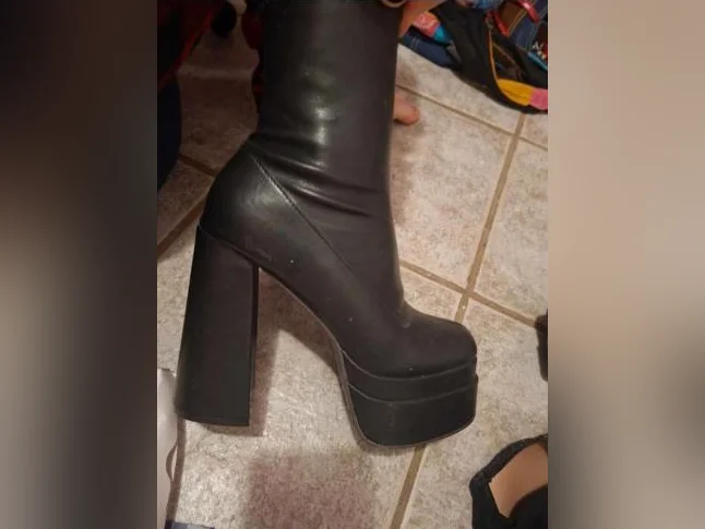 Sexy goth heels thumbnail 2