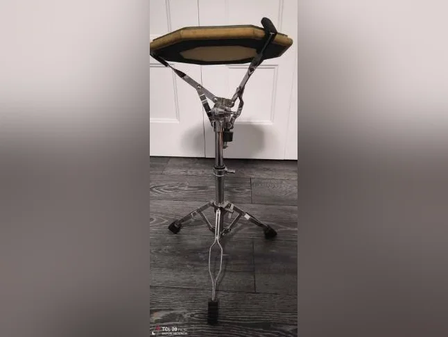 Pied de caisse avec tapis d'entraînement Evans RealFeel Practice Pad with Snare Stand thumbnail 2