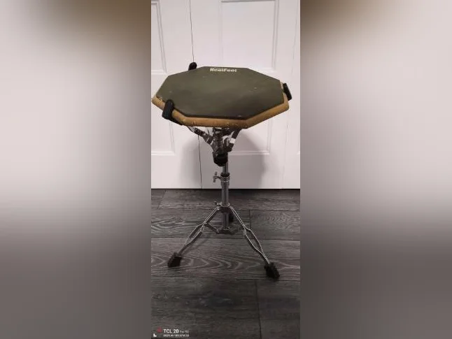 Pied de caisse avec tapis d'entraînement Evans RealFeel Practice Pad with Snare Stand