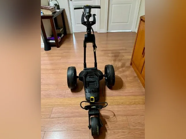 Chariot électrique pour golf POWAKADDY