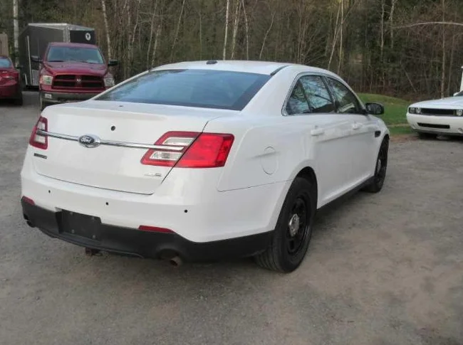 2019 ford taurus police interceptor thumbnail 3