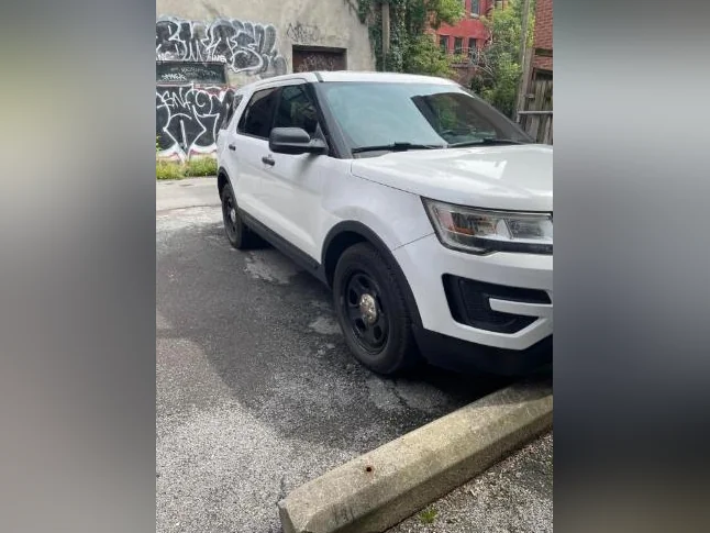 Ford Explorer 2017 V6 thumbnail 3