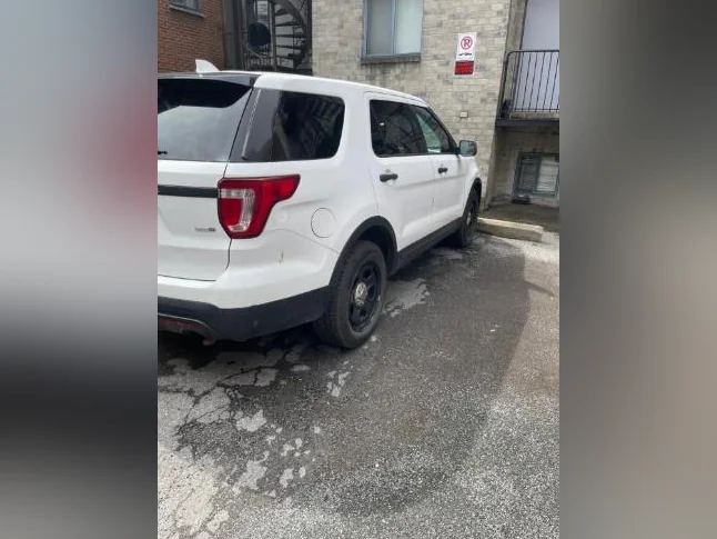 Ford Explorer 2017 V6 thumbnail 4