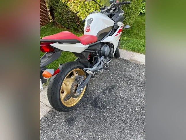 Moto Yamaha FZ6R force 600cc 2010. 10400 kilo thumbnail 2