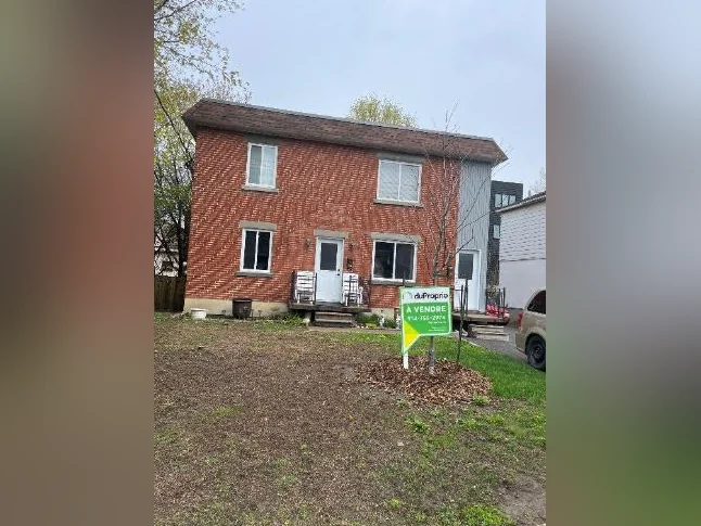 Beau triplex dans Chomedey