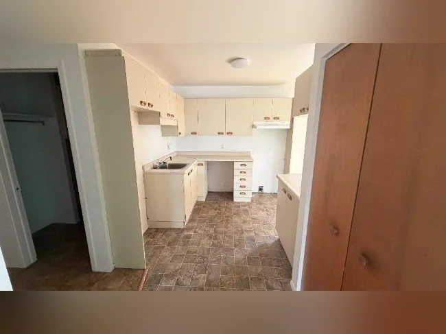 4 1/2 Mont-Laurier, très propre, corridor sécurisé