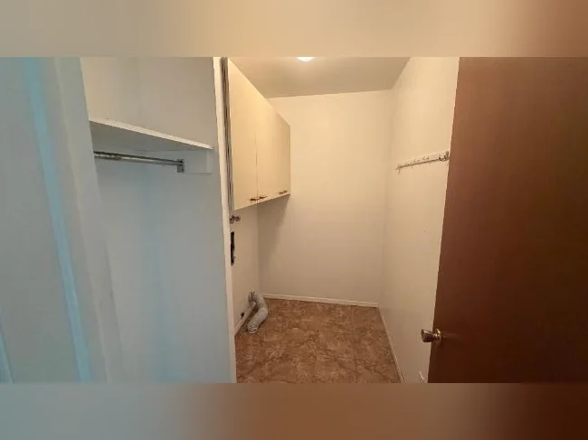 4 1/2 Mont-Laurier, très propre, corridor sécurisé thumbnail 8
