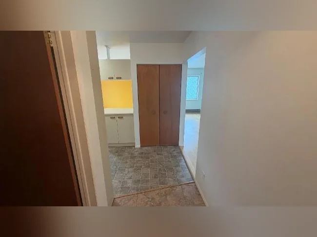 4 1/2 Mont-Laurier, très propre, corridor sécurisé thumbnail 9