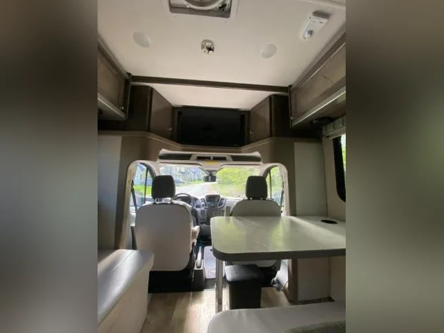 Motorisé Winnebago 2018 -Classe B+ thumbnail 7