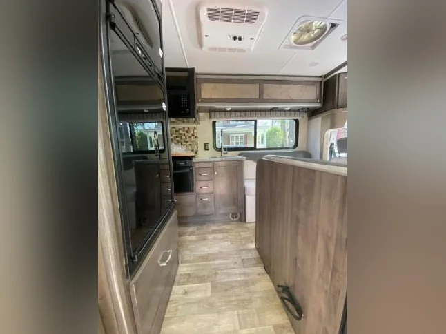 Motorisé Winnebago 2018 -Classe B+ thumbnail 9