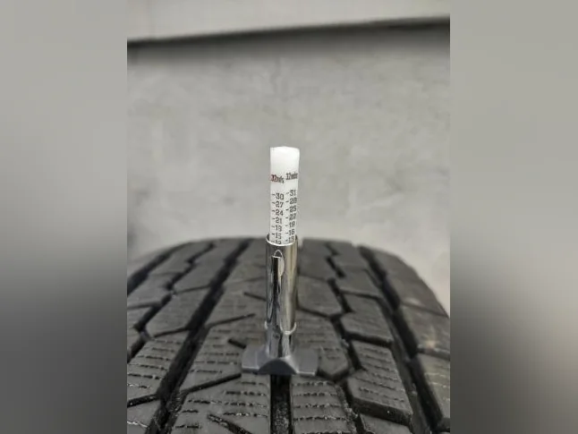 225-60R18x4 pneus hiver Yokohama IceGuard comme neufs. Usure 12/32 thumbnail 8
