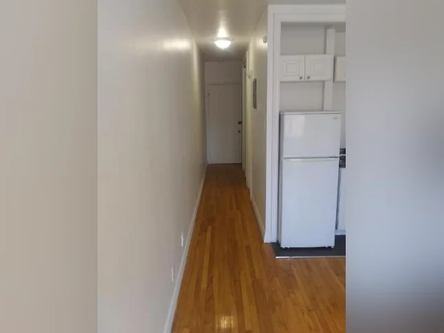 NDG Studio Apt thumbnail 2