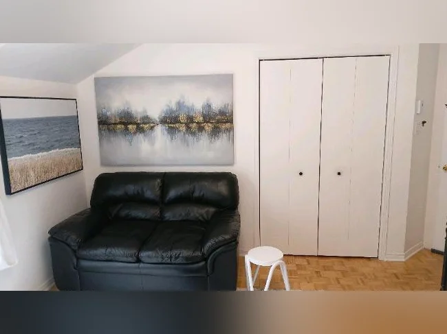 chambre à louer pour femme seulement thumbnail 2